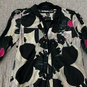Desigual blouse size small